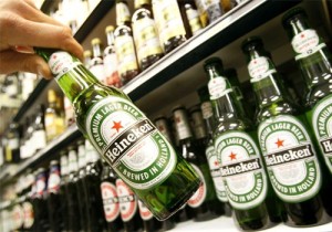 18232-bottles-of-heineken-beer-are-displayed-for-sale-in-central-l